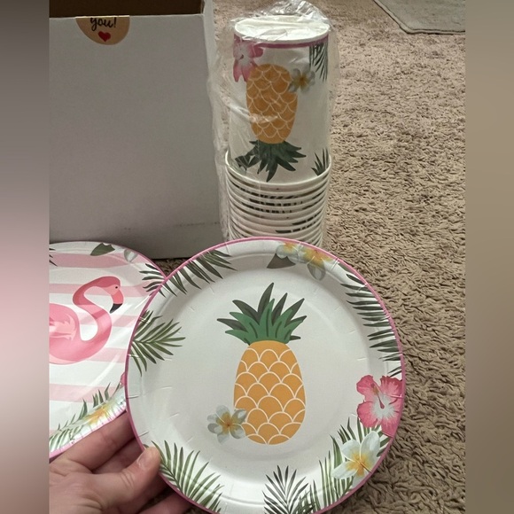 🍍Hawaiian laua Themed Party Supplies Set - Picture 3 of 6